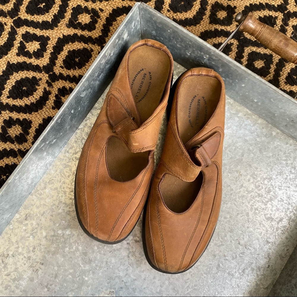 Merrell Air Cushion Deer Tan Slip Ons size 8